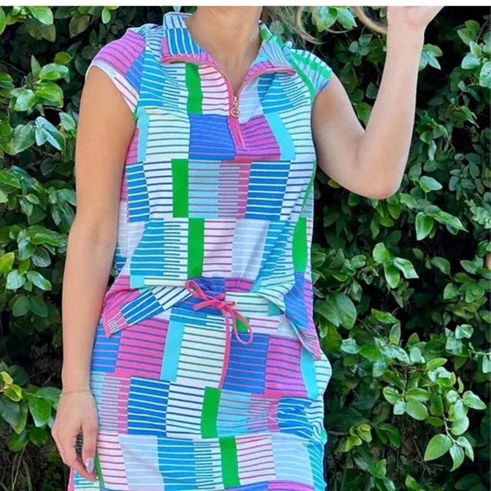 Savanah Yacht Club Top Colorful Geometric Pattern UPF Comfort Golf